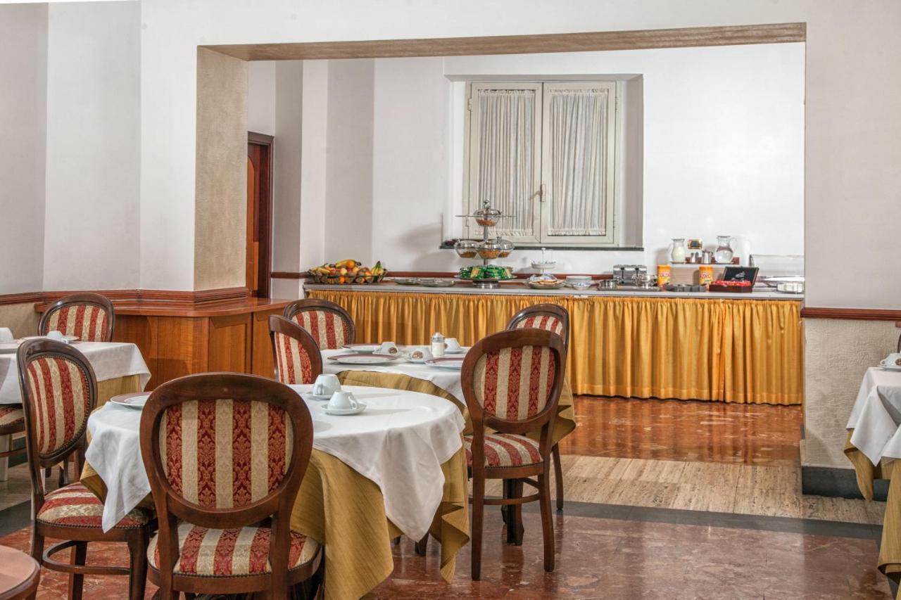 Hotel Cesare 14 نابولي المظهر الخارجي الصورة