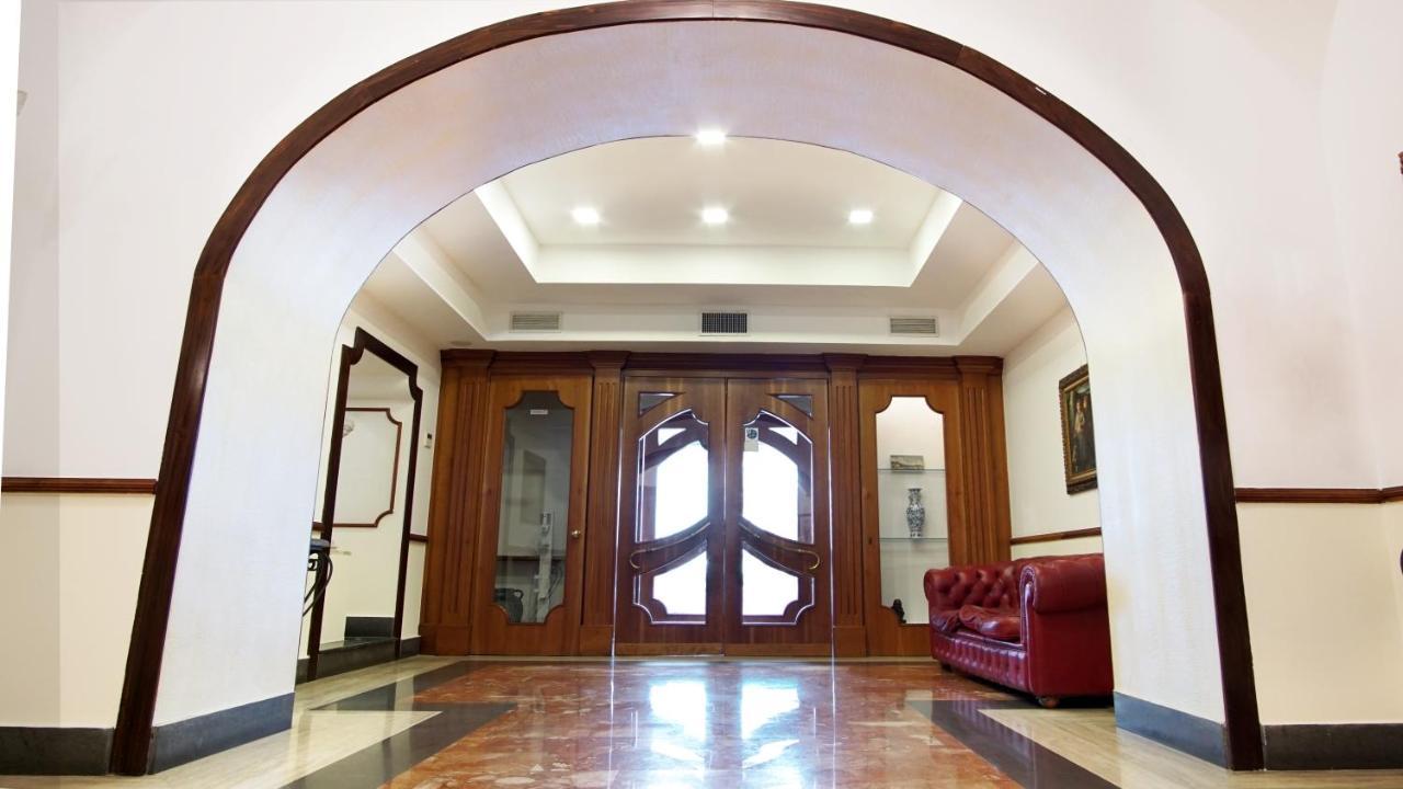 Hotel Cesare 14 نابولي المظهر الخارجي الصورة