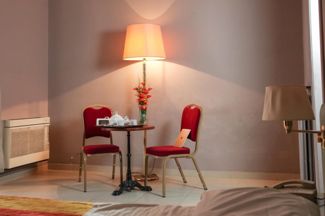 Hotel Cesare 14 نابولي المظهر الخارجي الصورة