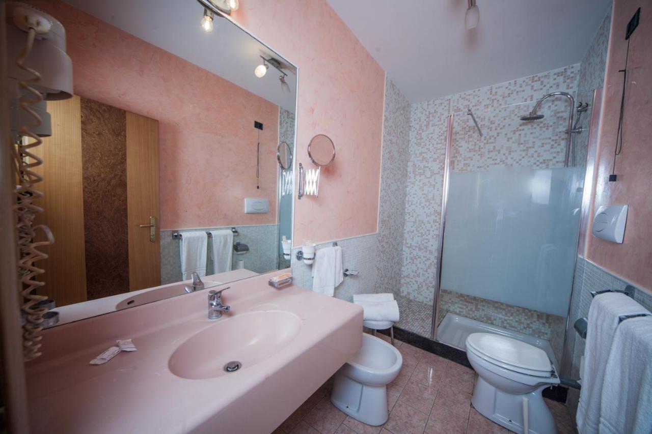 Hotel Cesare 14 نابولي المظهر الخارجي الصورة