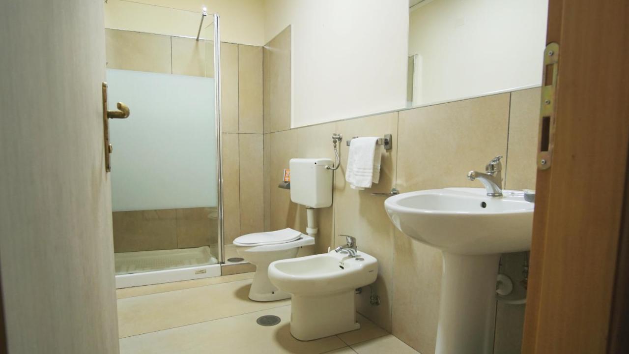 Hotel Cesare 14 نابولي المظهر الخارجي الصورة