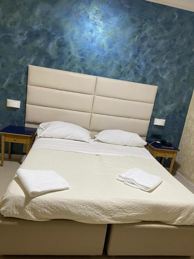 Hotel Cesare 14 نابولي المظهر الخارجي الصورة